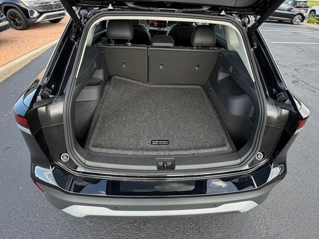 New 2026 Black Volkswagen 2.0T SE image 5