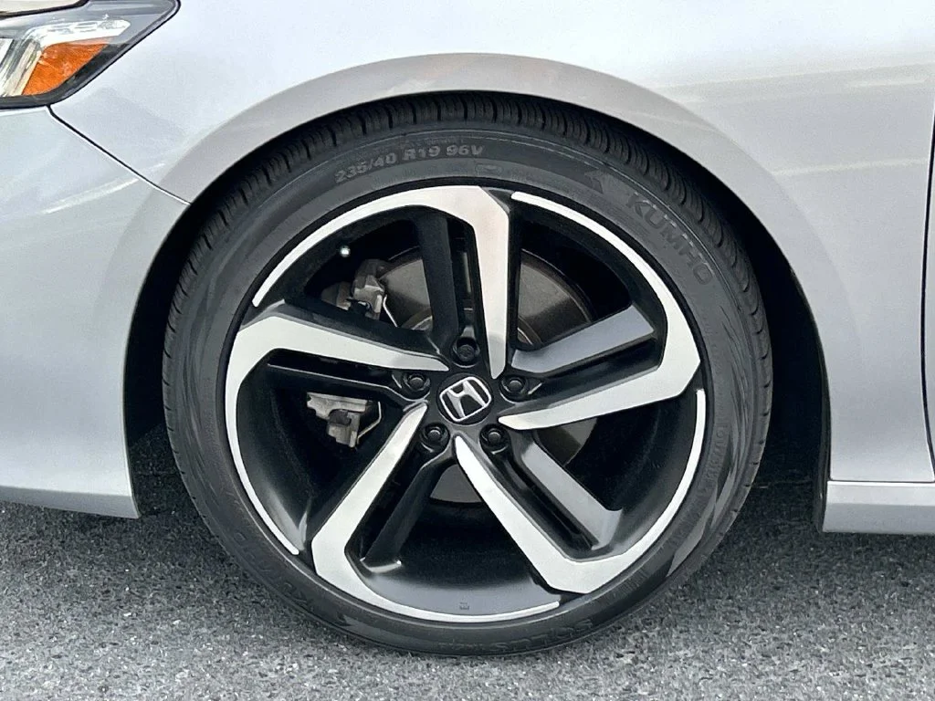 Used 2022  Honda Sport image 12