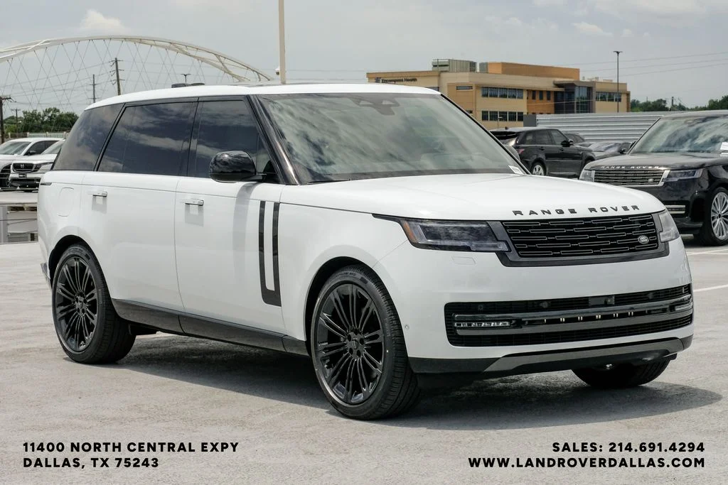 New 2026 Fuji White Land Rover SE image 6