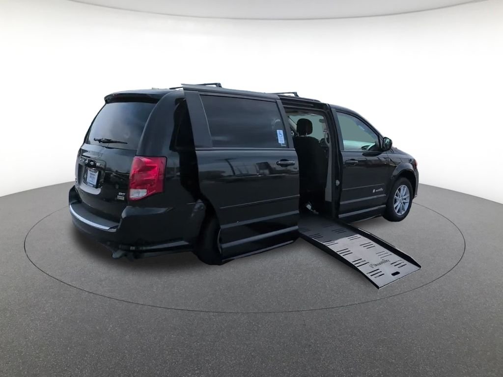 2016 Dodge Grand Caravan SXT - Photo 3