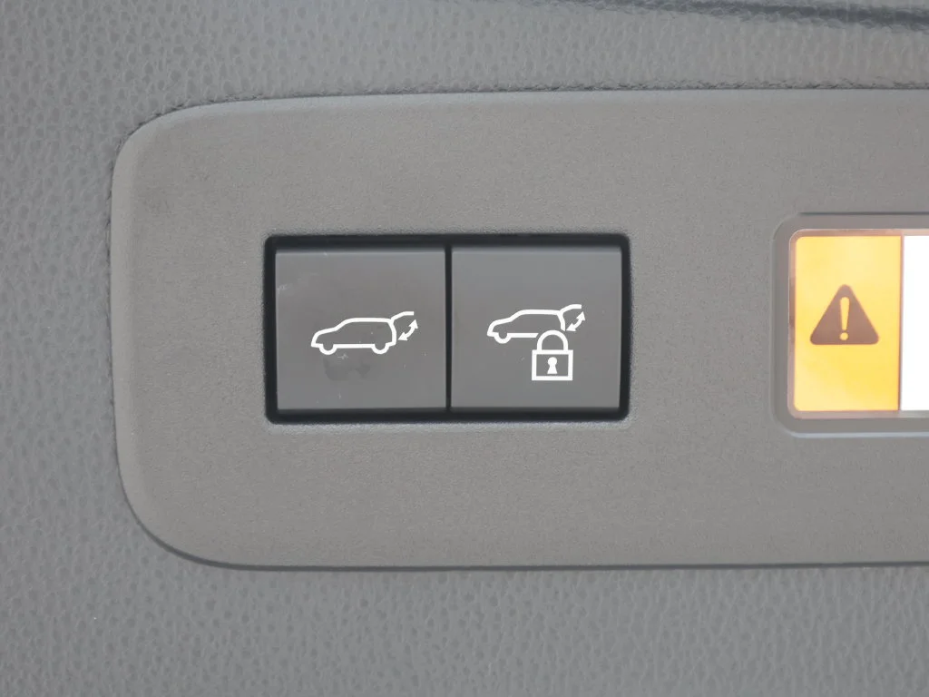 Used 2025 Silver Lexus 550 Overtrail+ image 10