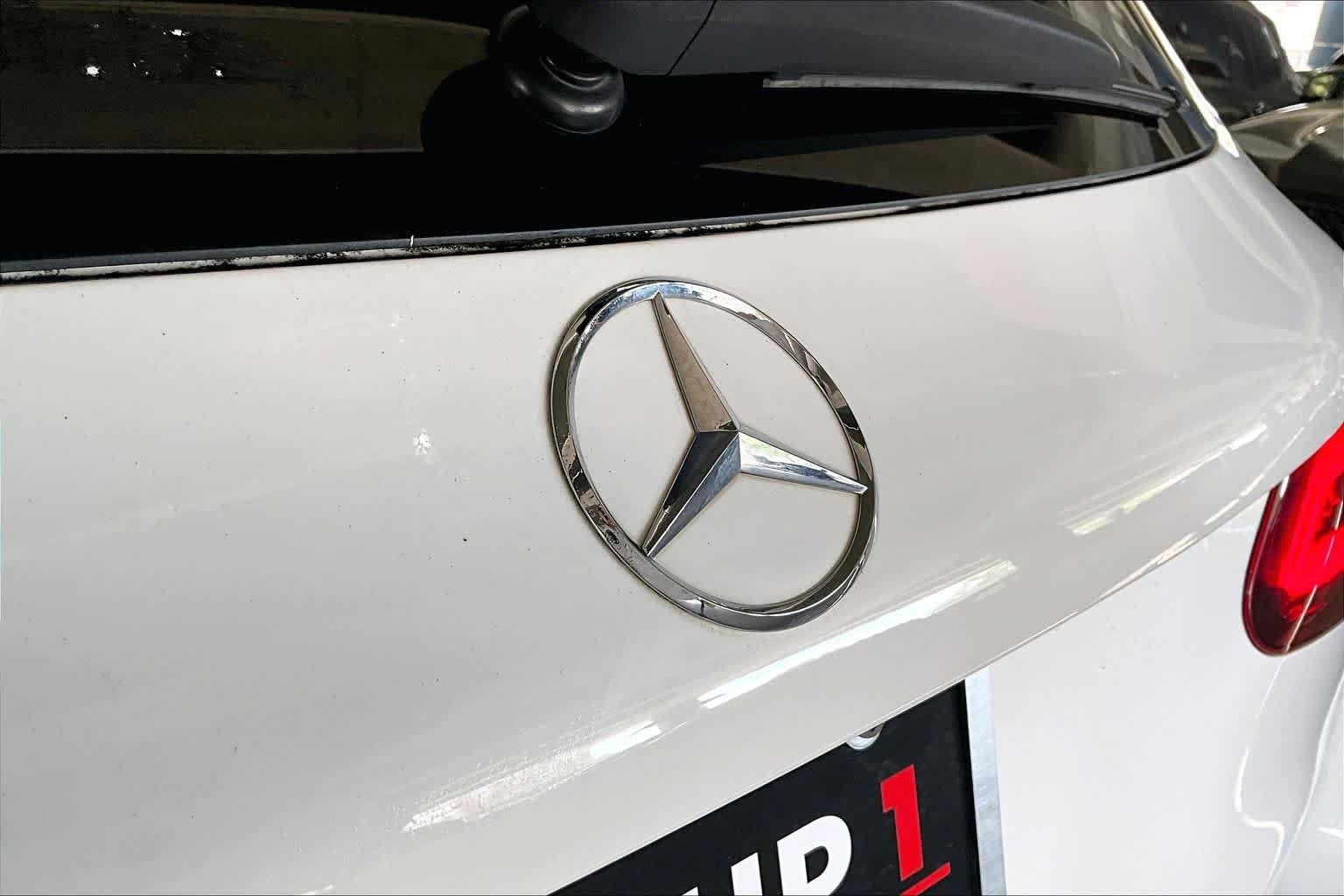 Used 2021 Polar White Mercedes-Benz GLC 300 image 30