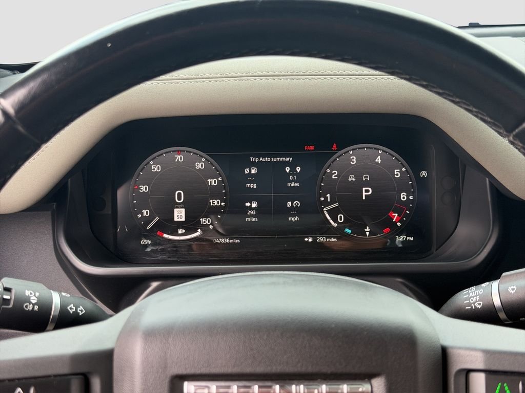 Used 2023  Land Rover X image 11
