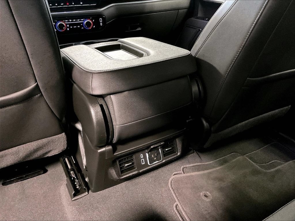 Used 2025 Onyx Black GMC SLT image 27
