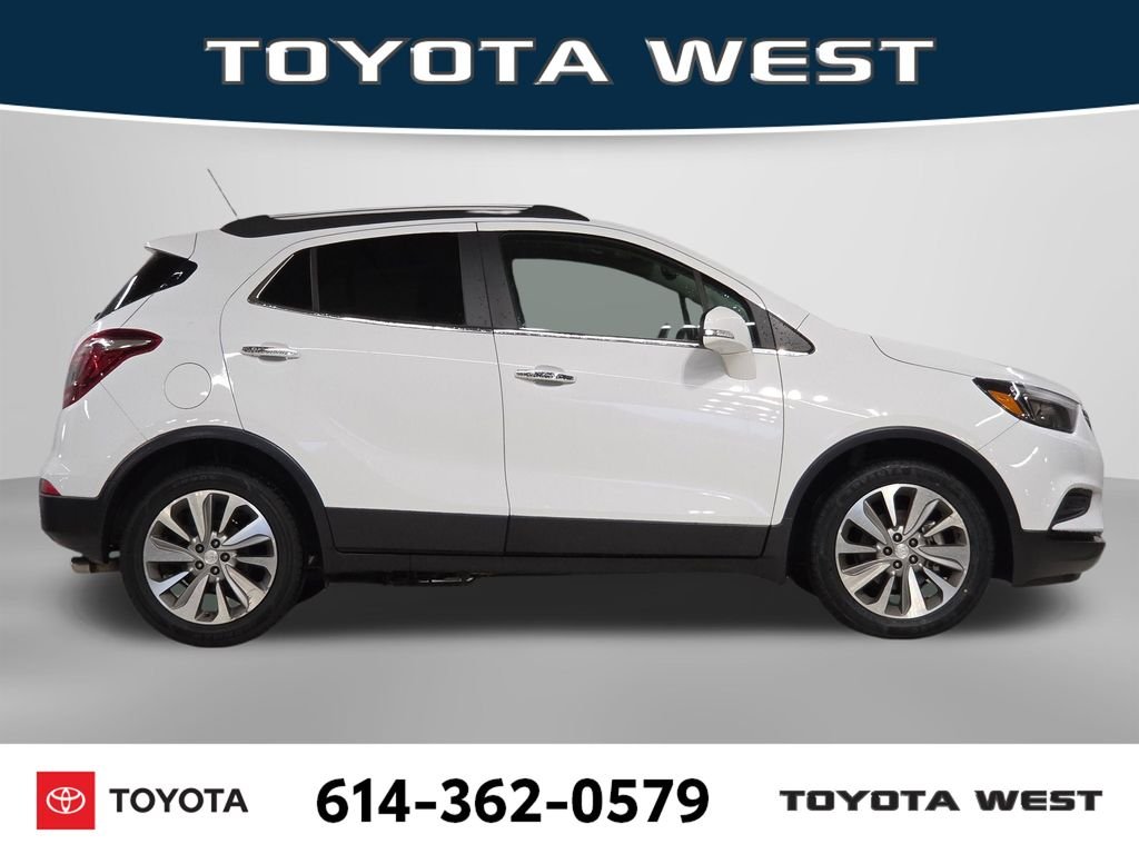 Used 2019 White Buick Preferred image 5