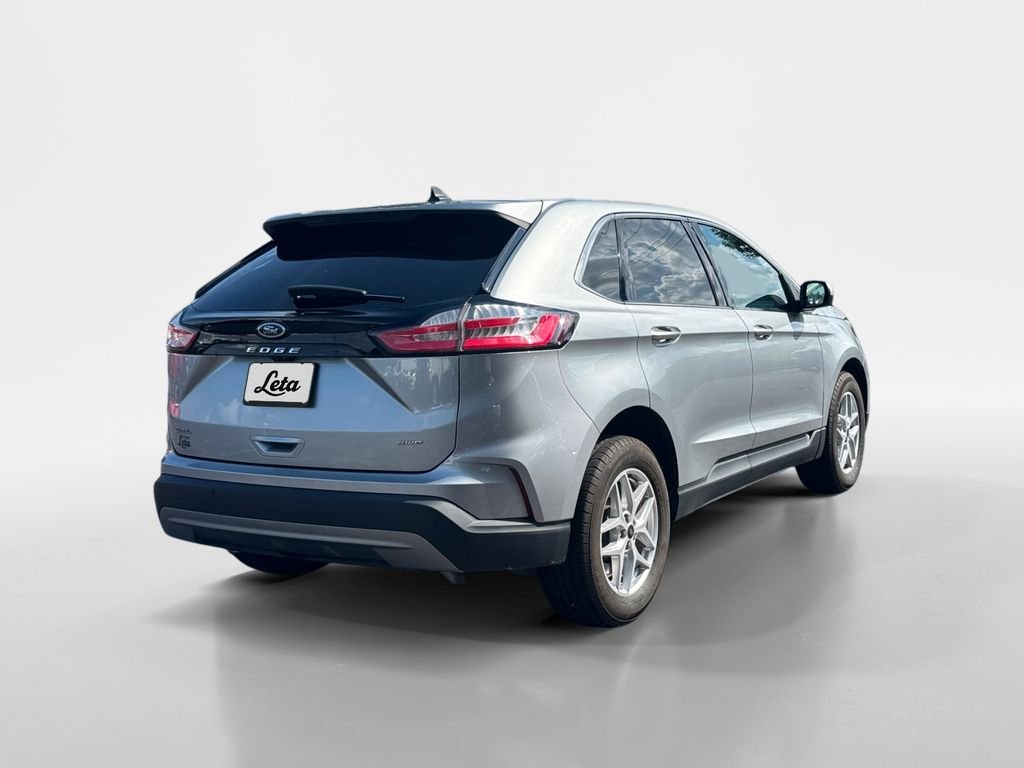Used 2024 Silver Metallic Ford SEL image 4