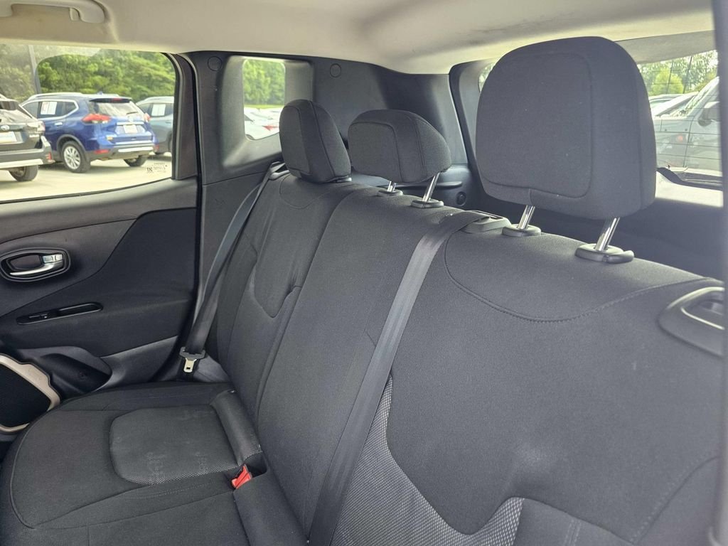 Used 2017 Blue Jeep Latitude image 39