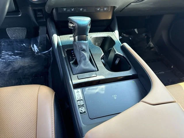 Used 2024 White Lexus 350 image 21