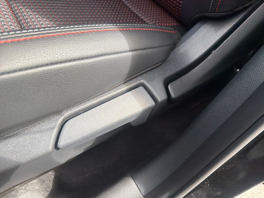 New 2026 Nissan Kicks SR 4D Sport Utility