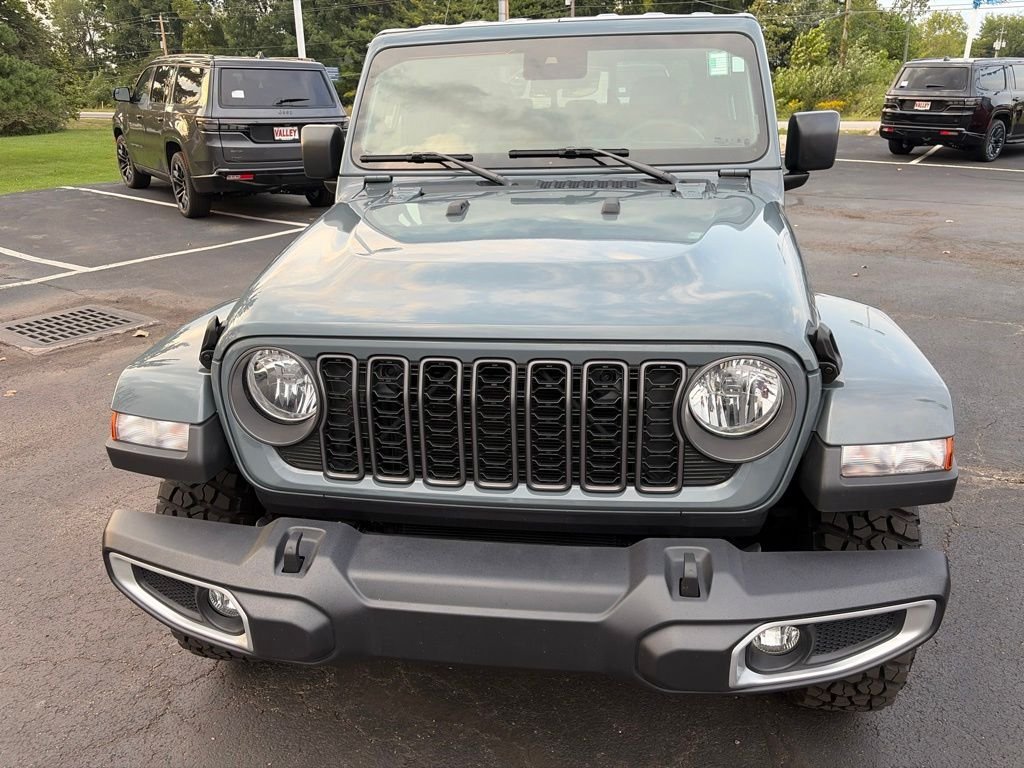 Certified Used 2025 Gray Jeep High Tide image 3