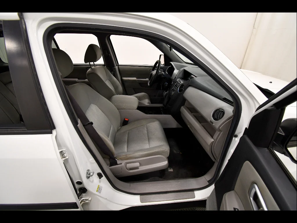 2012 Honda Pilot LX - Photo 17