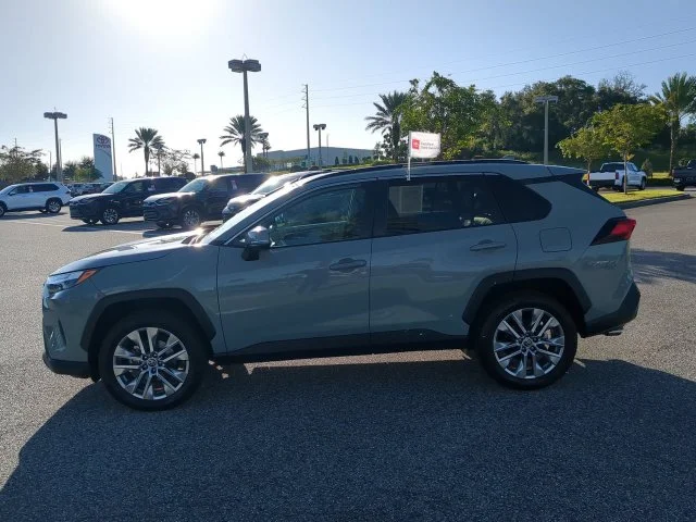 Certified Used 2023  Toyota XLE Premium image 7