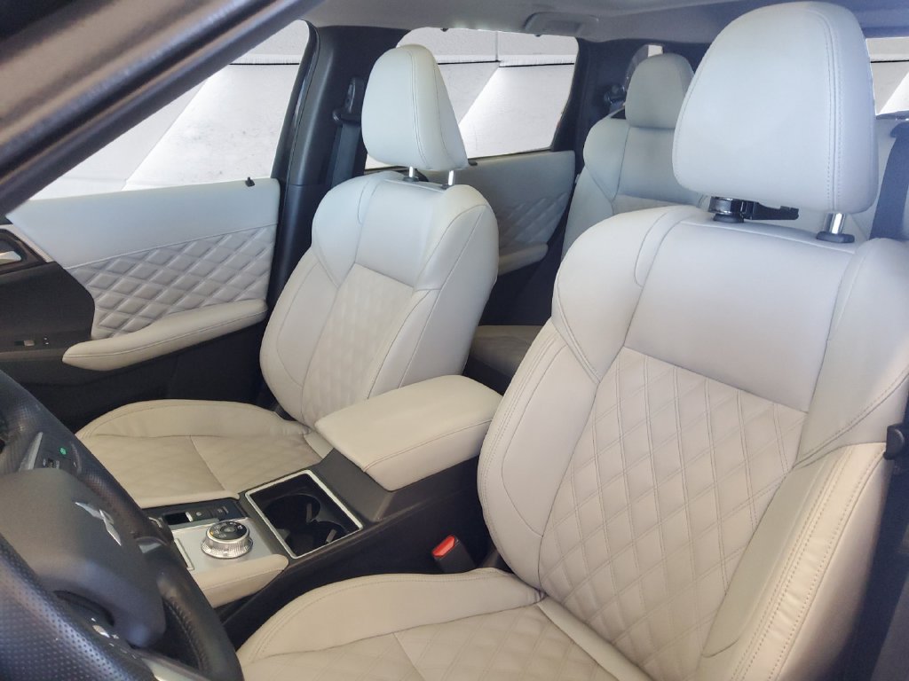 Used 2024 Black Mitsubishi SEL image 8