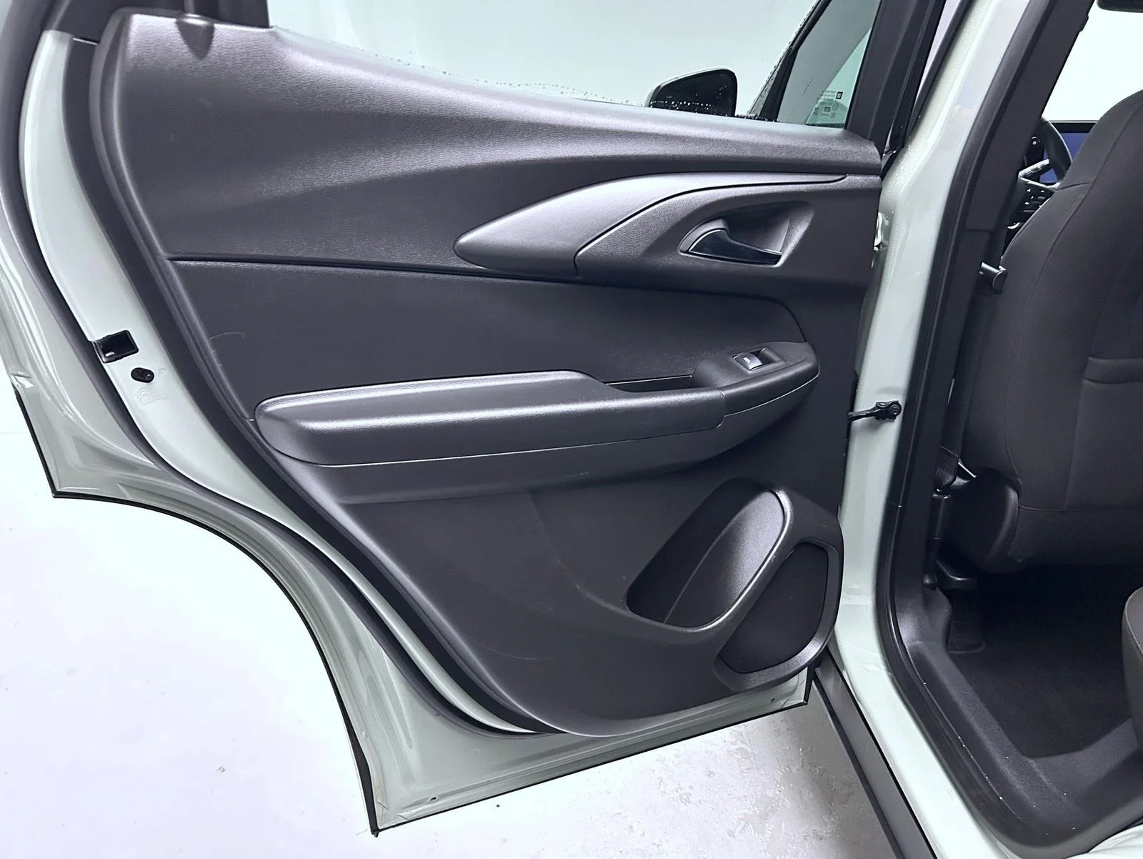 Used 2025 Green Chevrolet LT image 20