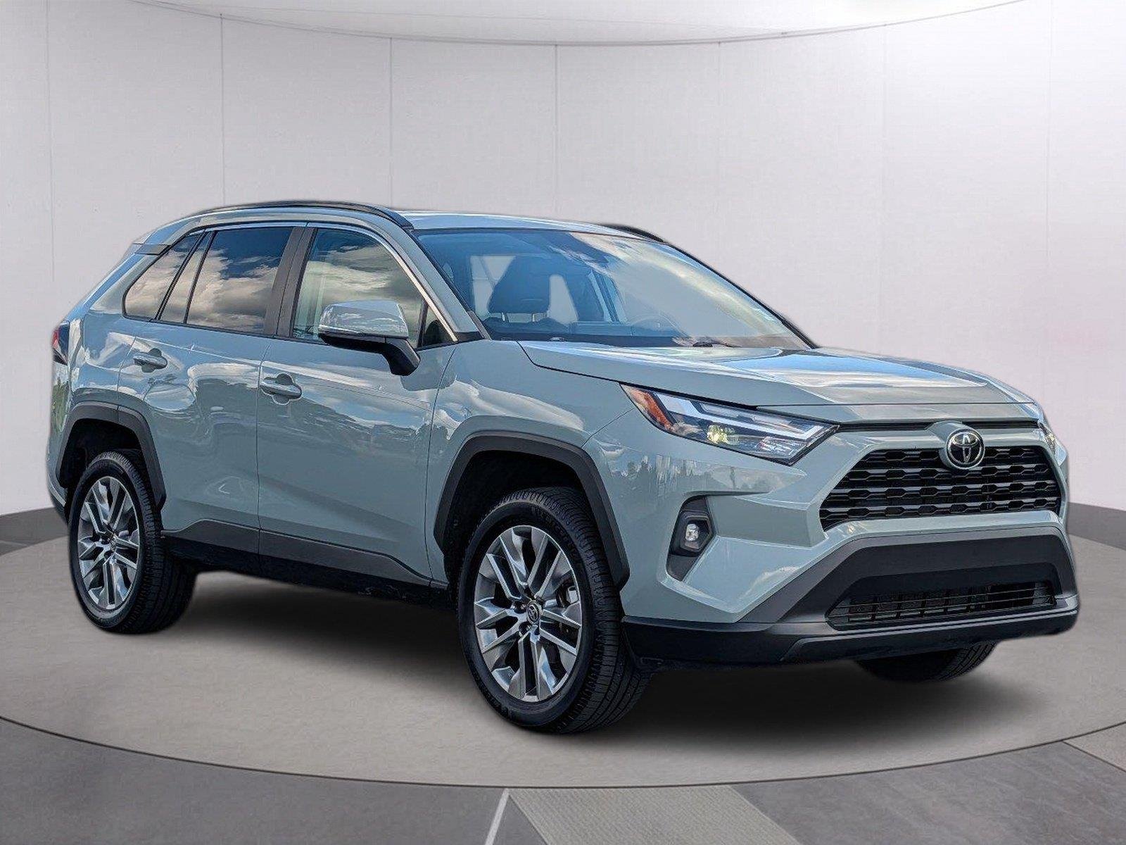 Used 2023 Lunar Rock Toyota XLE Premium image 7