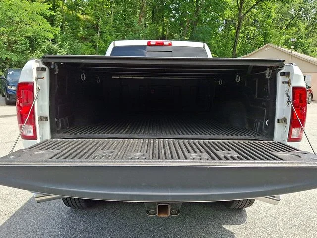 Used 2016 White Ram SLT image 30