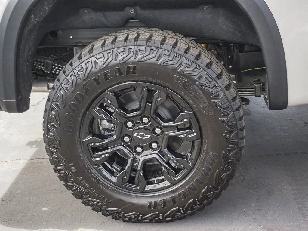 New 2026 White Sands Chevrolet ZR2 image 8