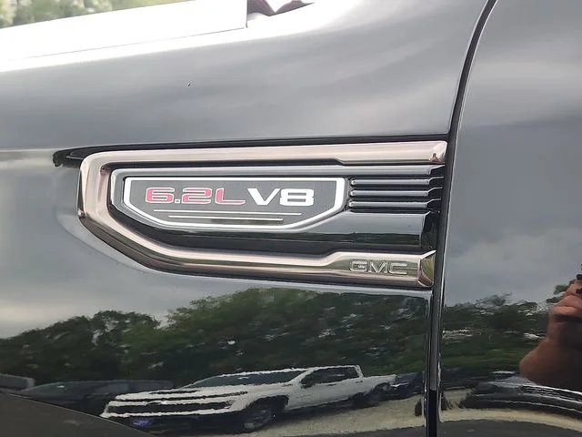 Used 2022 Black GMC AT4X image 31