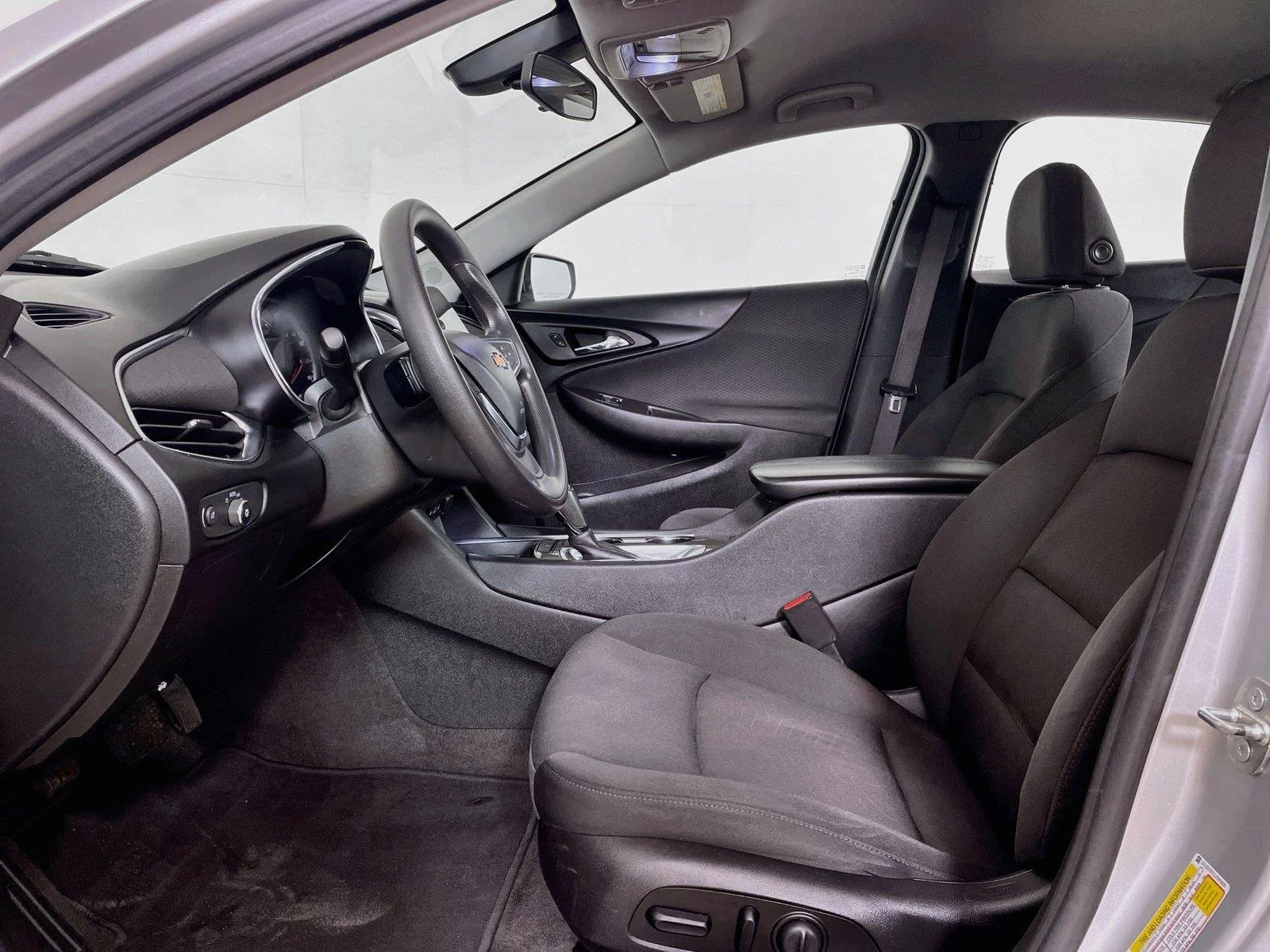 Used 2020 Silver Ice Metallic Chevrolet LT image 5
