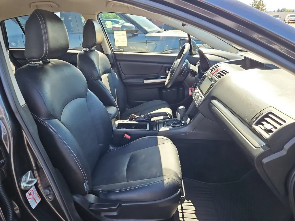 Used 2015  Subaru 2.0i Limited image 28