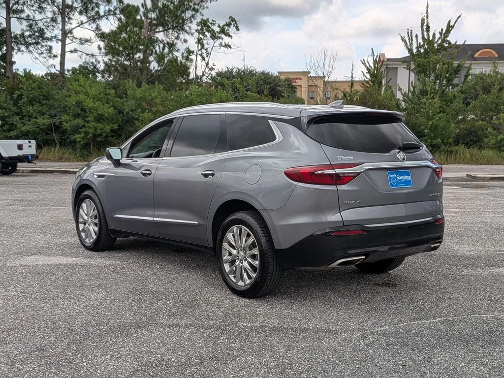 Used 2018 Gray Buick Essence image 3