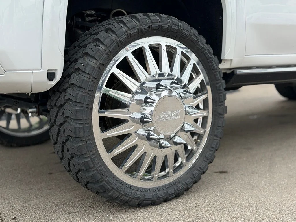 Used 2024 White GMC Denali Ultimate image 13