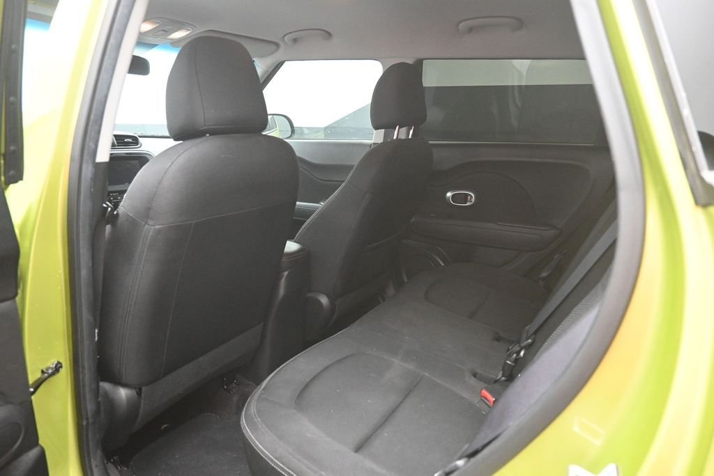 Used 2018 Green Kia Plus image 2