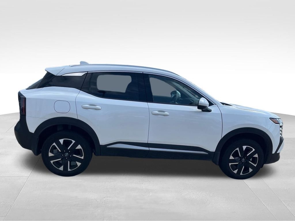 Used 2025 White Nissan SR image 6