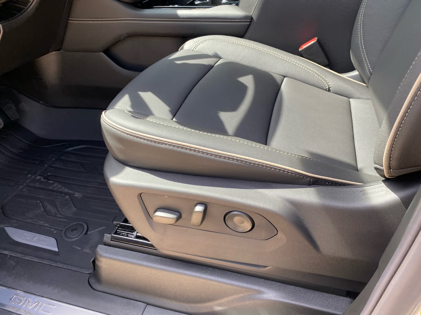 2026 GMC Yukon Elevation - Photo 10