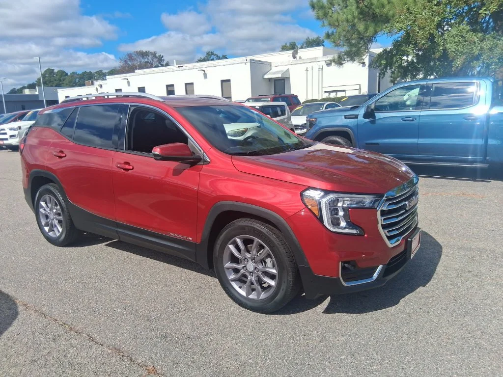 Used 2023 Red GMC SLT image 4