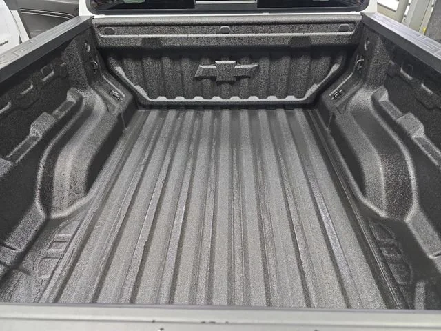 New 2026 Summit White Chevrolet Z71 image 13