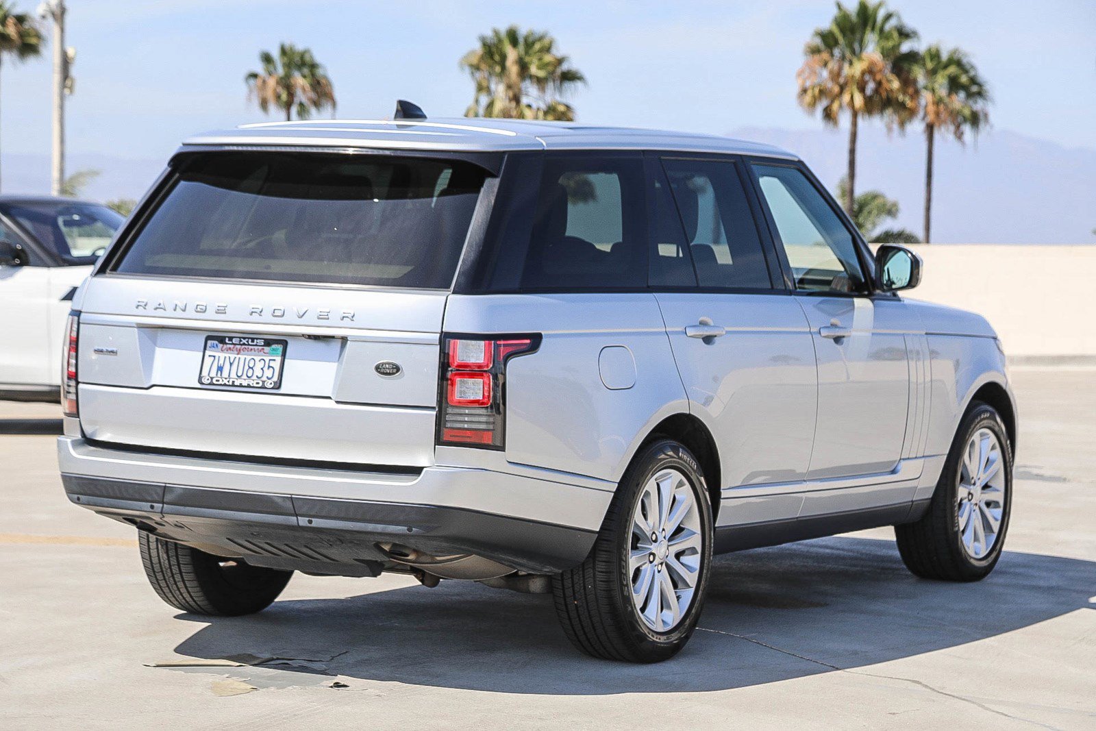 Used 2017 Indus Silver Land Rover HSE image 6