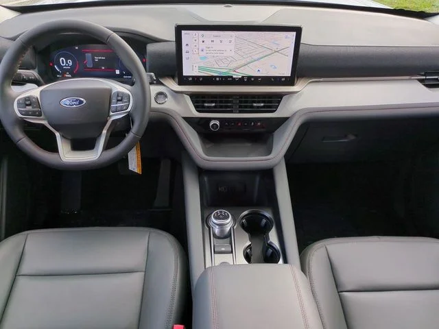 New 2026 Star White Metallic Tri-Coat Ford Active image 15