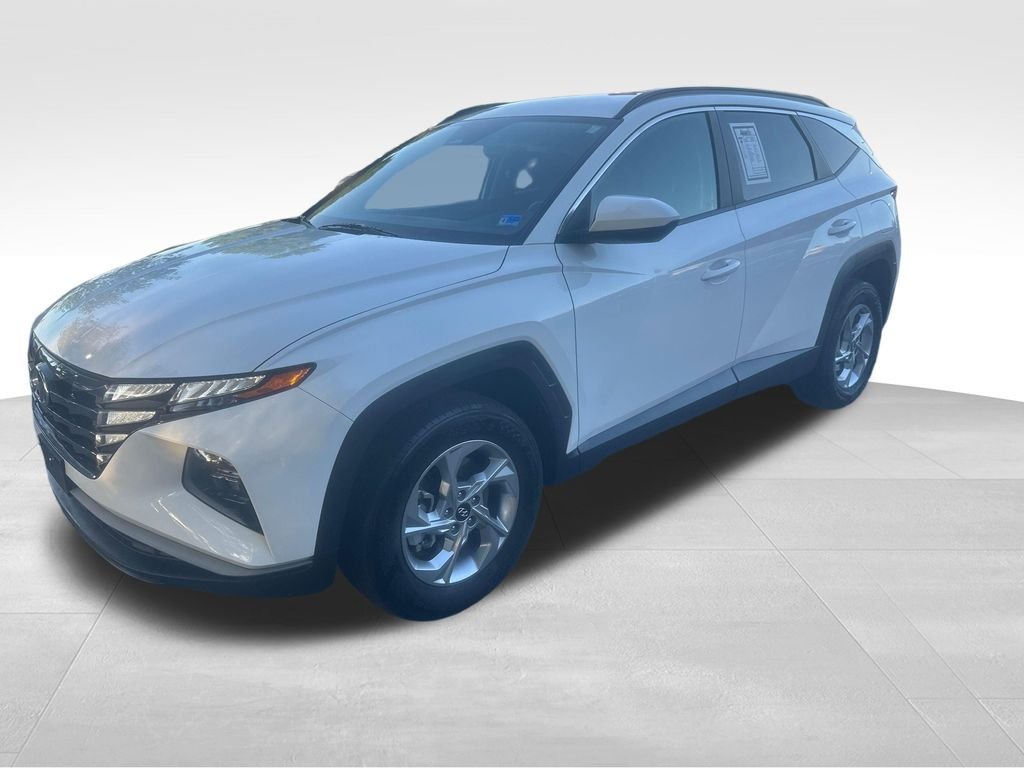 Used 2024 White Hyundai SEL image 2