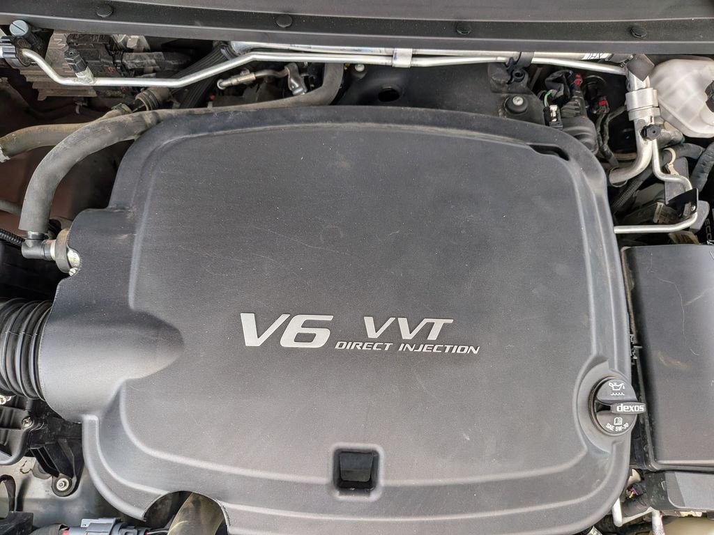 Used 2021 Gray Chevrolet Z71 image 13