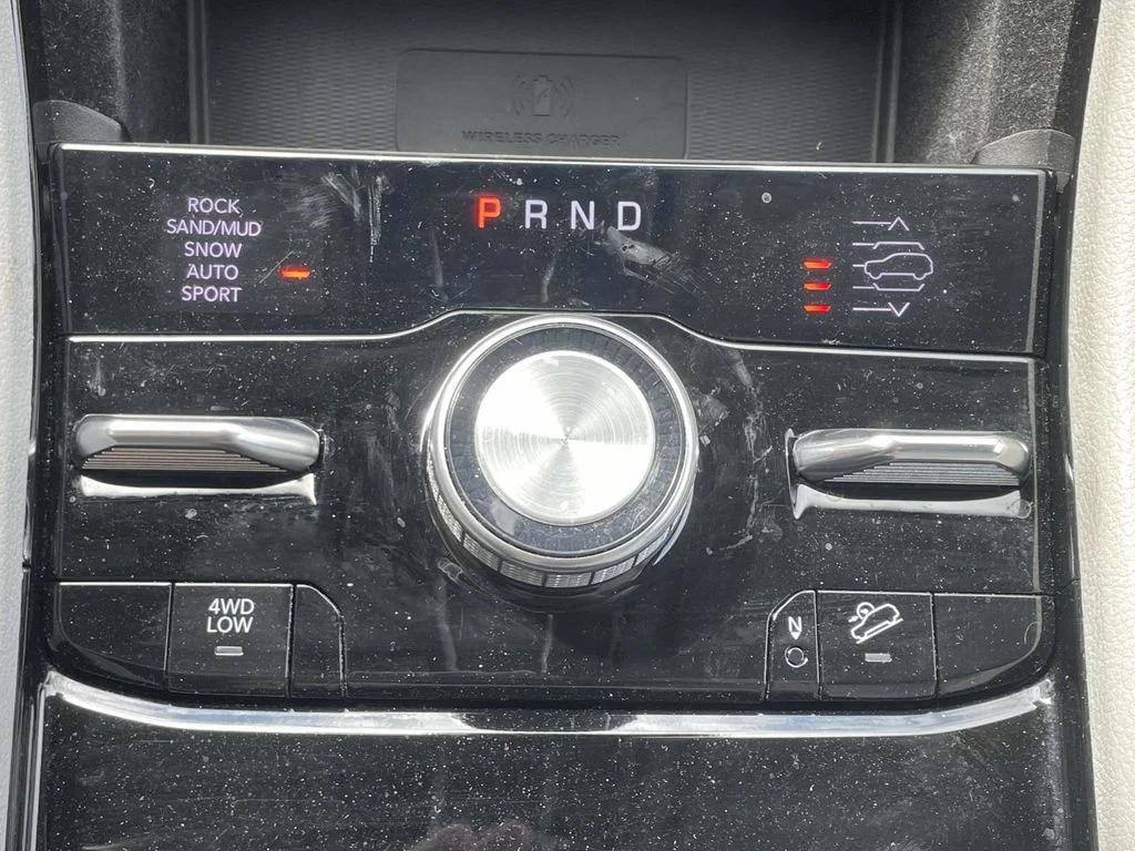 Certified Used 2022 Gray Jeep Overland image 39