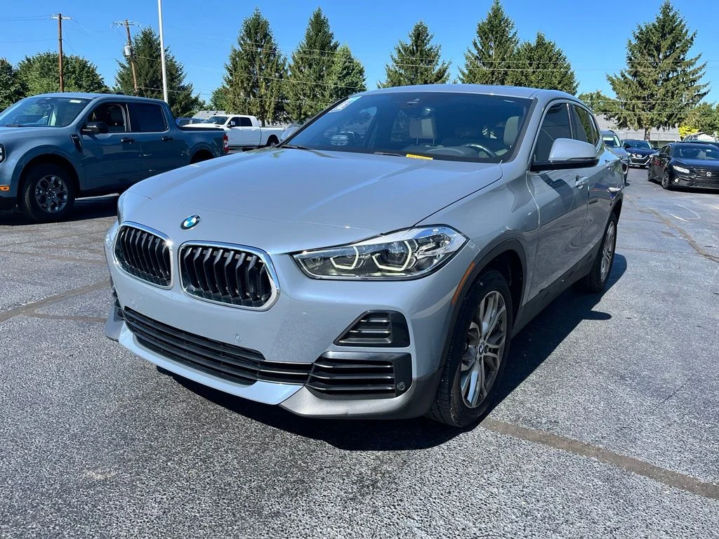 Used 2022 Gray BMW xDrive28i image 2