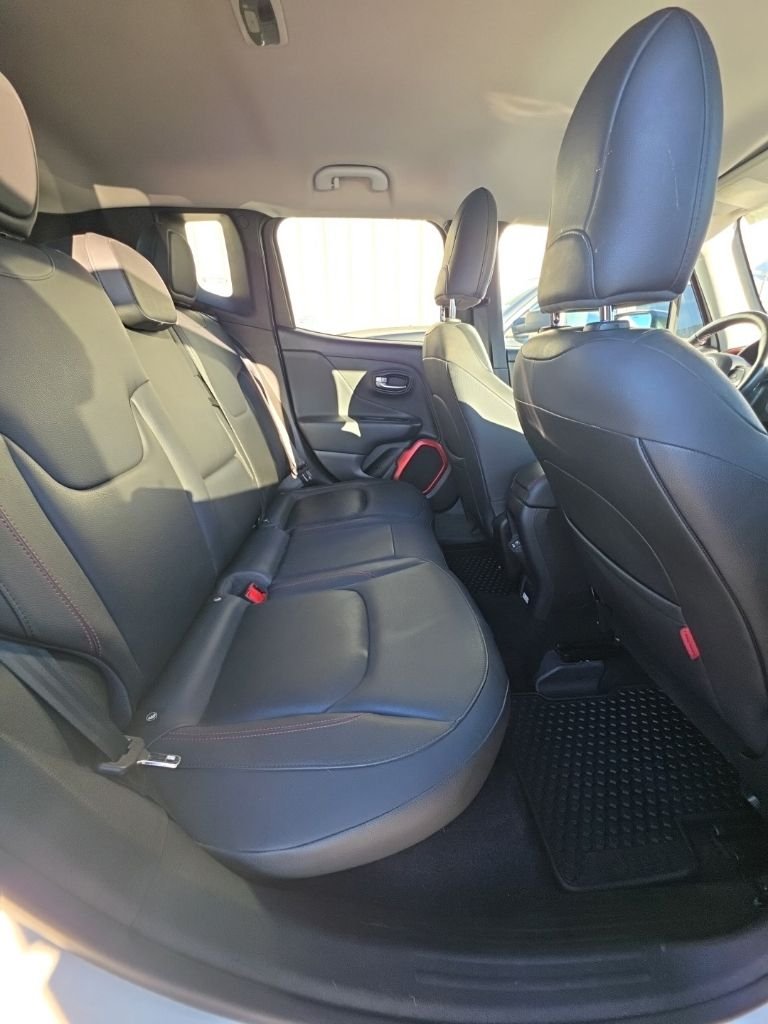 Used 2018 White Jeep Trailhawk image 21