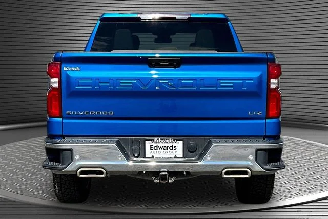 Used 2022 Blue Chevrolet LTZ image 5