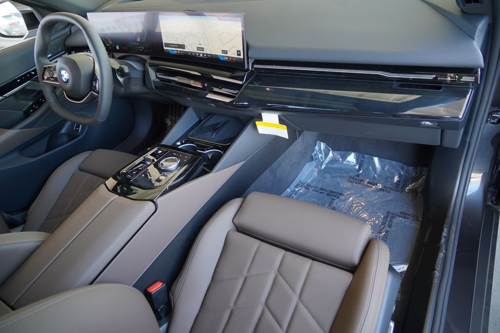 New 2026 Dark Graphite Metallic BMW 530i image 14