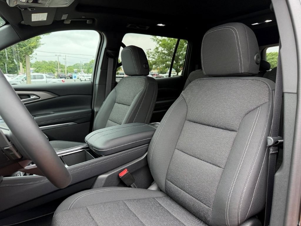 New 2026 Mosaic Black Metallic Chevrolet LT image 13
