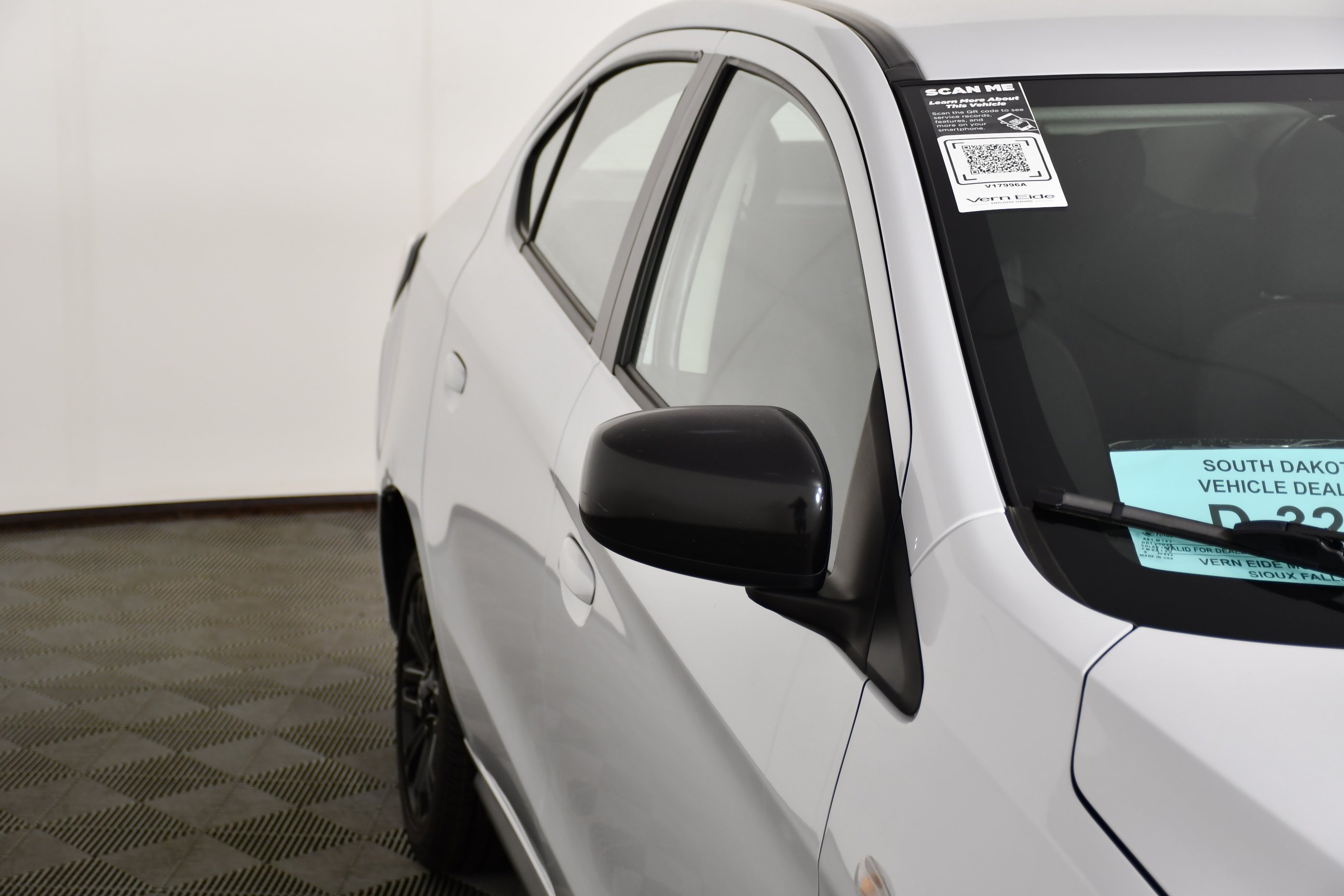 Used 2022 White Mitsubishi Black Edition image 14