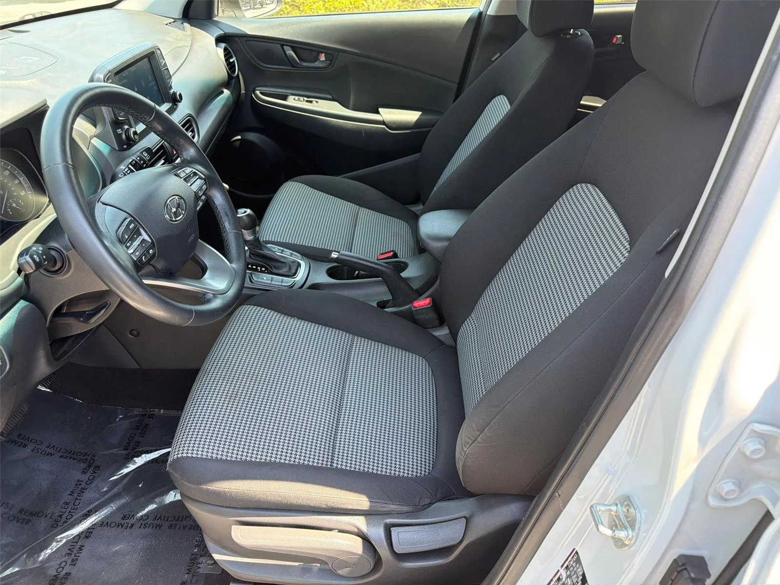 Used 2018 Chalk White Hyundai SEL image 8
