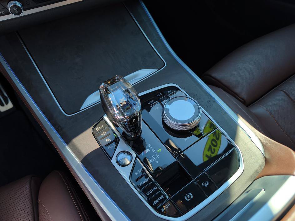 Used 2021 Arctic Gray Metallic BMW M50i image 26