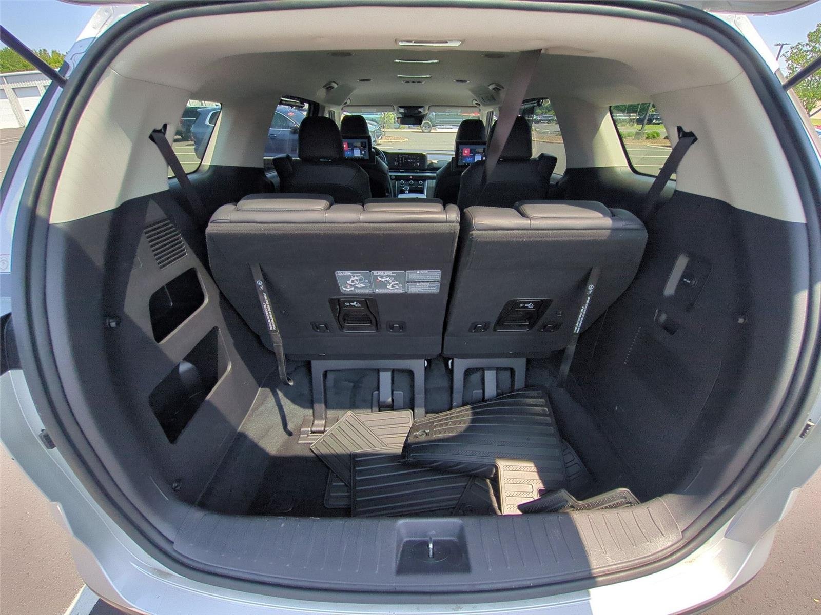 Used 2022 Silky Silver Kia LXS image 36