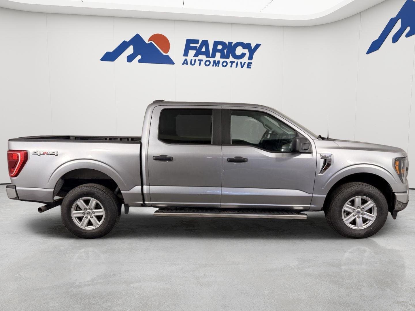 Used 2023 Iconic Silver Ford XLT image 9