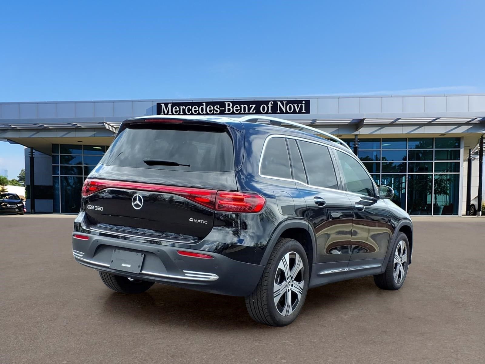 Certified Used 2025  Mercedes-Benz 350 image 5