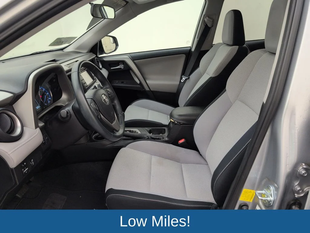 Used 2016 Silver Toyota XLE image 4
