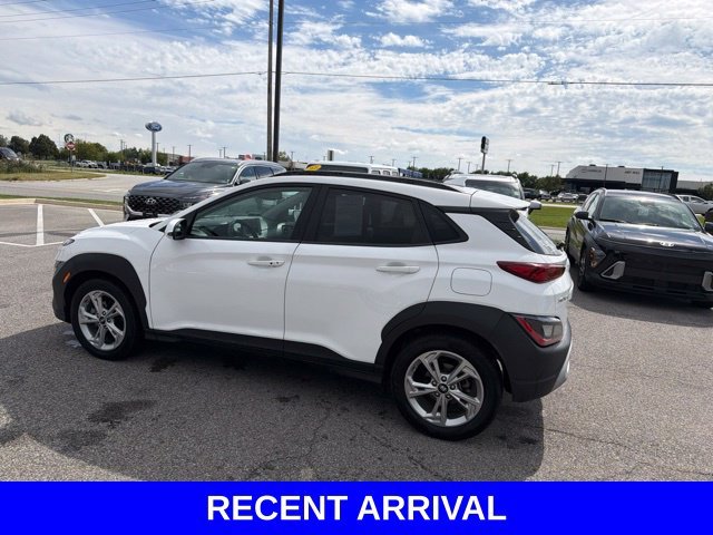Used 2023 White Hyundai SEL image 18