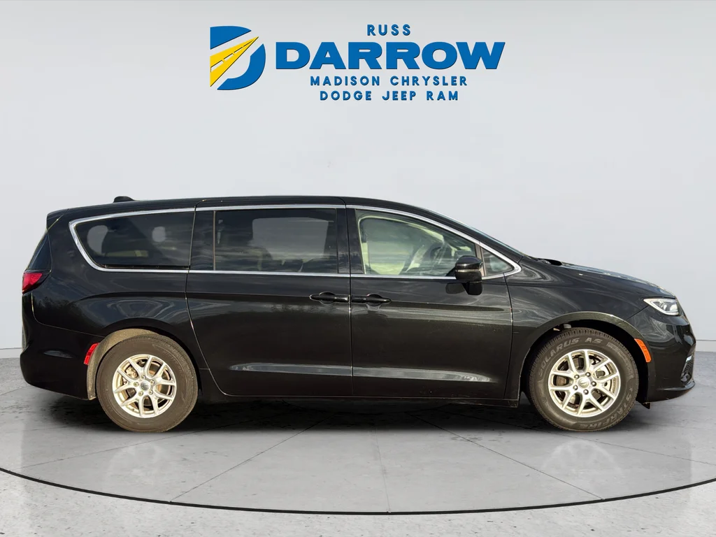 Used 2023 Black Chrysler Touring L image 6